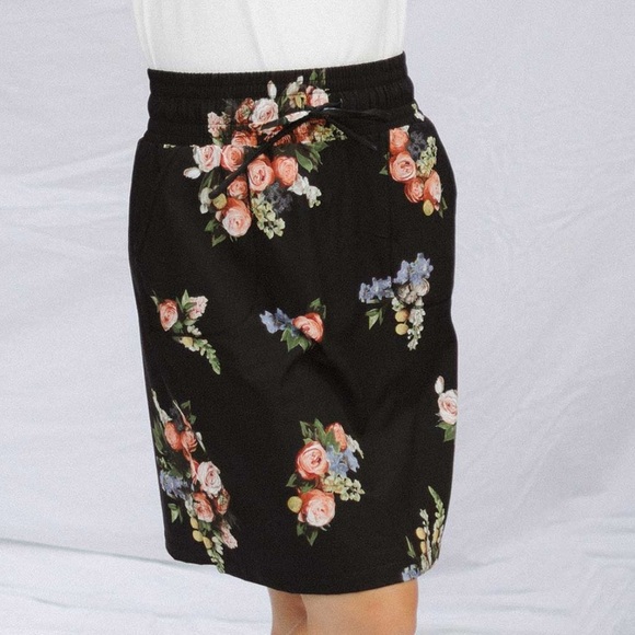 Albion The Away Skirt Petite Large Rose Black - Picture 1 of 6